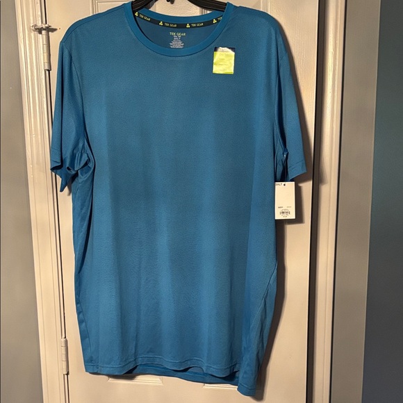 Tek Gear Men's Aqua Short Sleeve Moisture Wicking Comfort Stretch Tee NWT - Picture 1 of 5